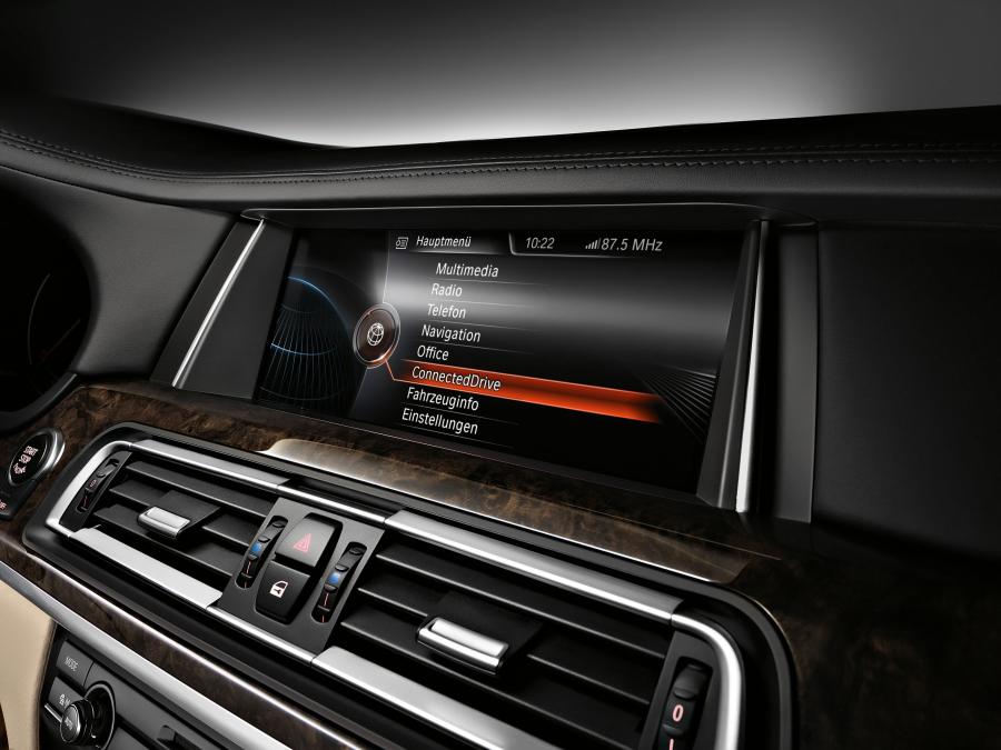 BMW 750iL 2012 года  (фото 16 из 61)
